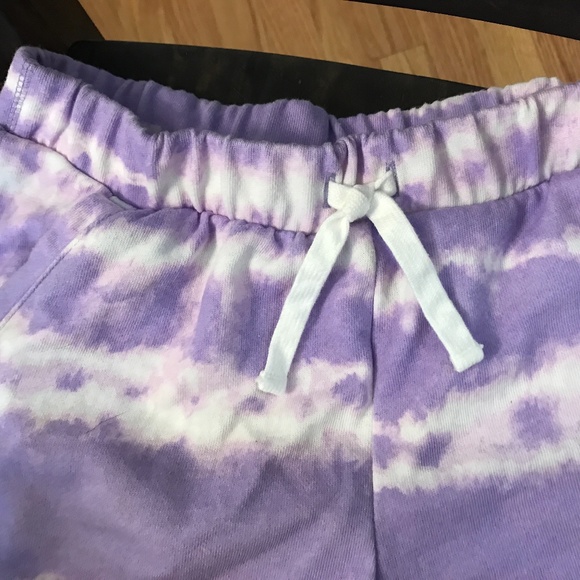 Girls Gap and Old Navy shorts. Size 10-12 - Picture 2 of 3